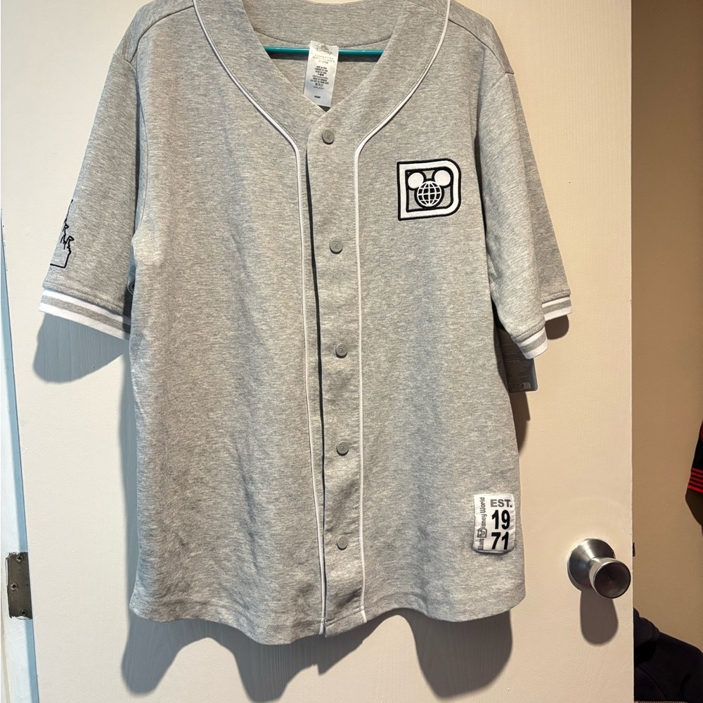 Adult Disney world jersey BNWT